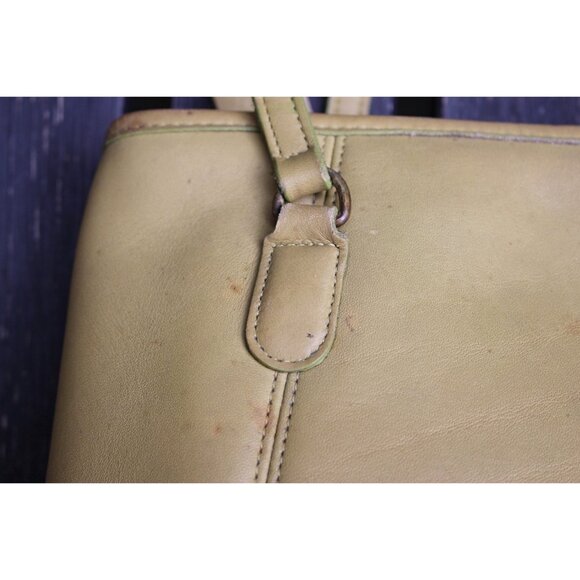 Coach Vintage - Medium Framed Pouch 9998 in Lime - USA 90s - Flaw (mold measles) - Picture 15 of 15